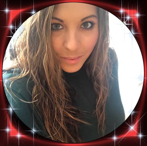 Meet your Posher, Claudia - Picture 1 of 1